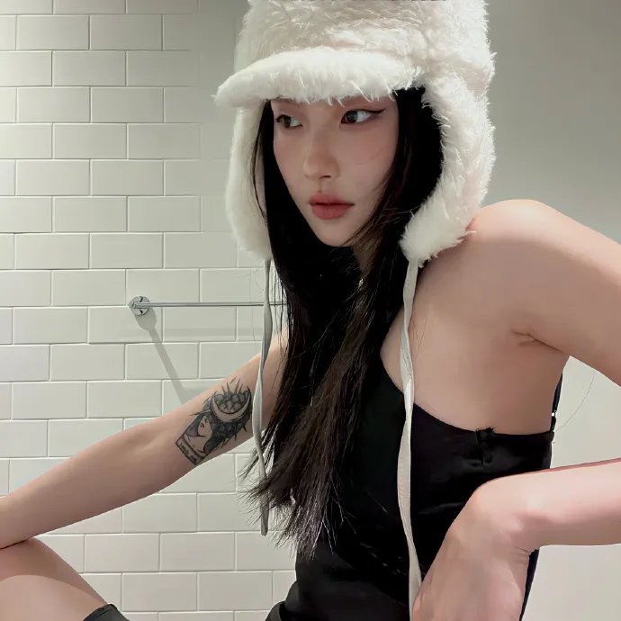 有秘密的她